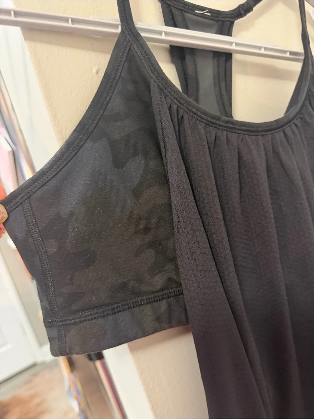 Lululemon No Limits Tank Black / Savasana Camo 20cm New Black in size 6
